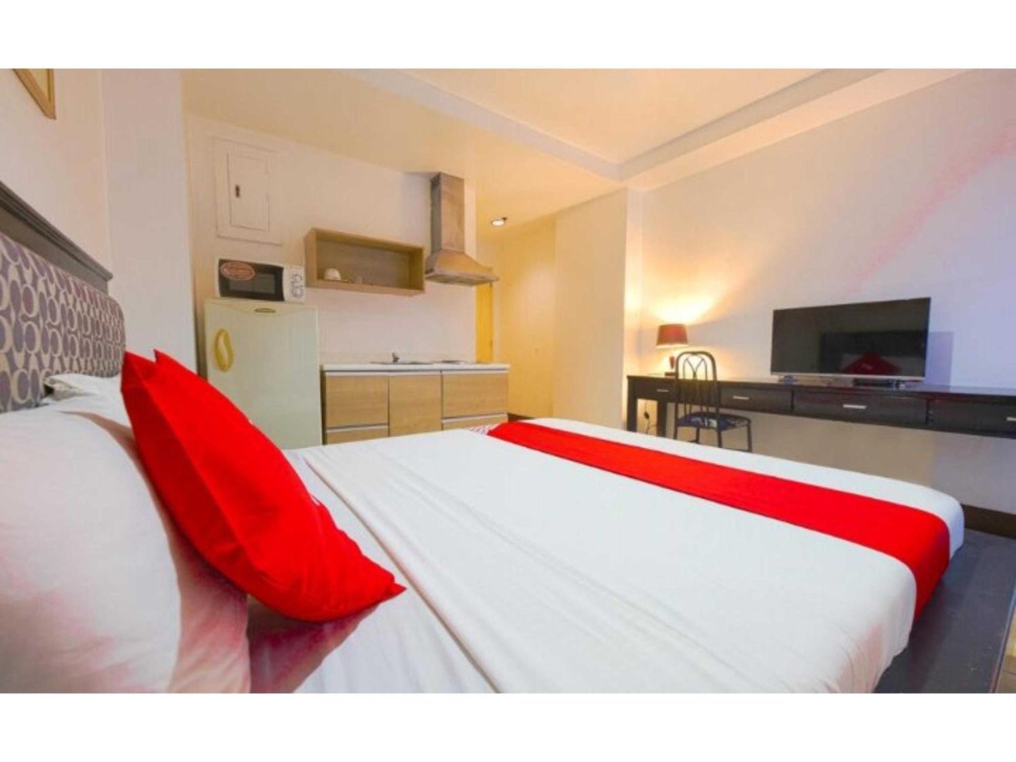 סן פדרו מקאטי Oyo 769 Poblacion Suites Polaris מראה חיצוני תמונה