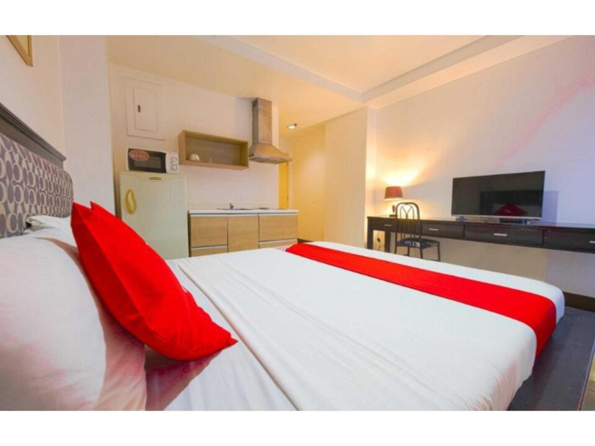 סן פדרו מקאטי Oyo 769 Poblacion Suites Polaris מראה חיצוני תמונה