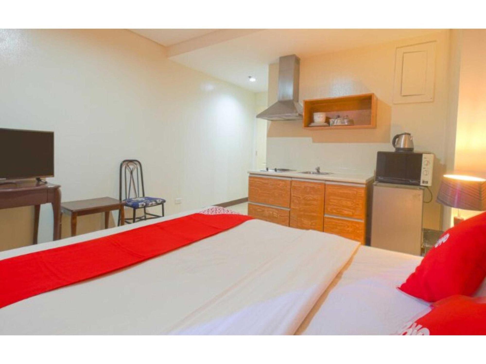 סן פדרו מקאטי Oyo 769 Poblacion Suites Polaris מראה חיצוני תמונה