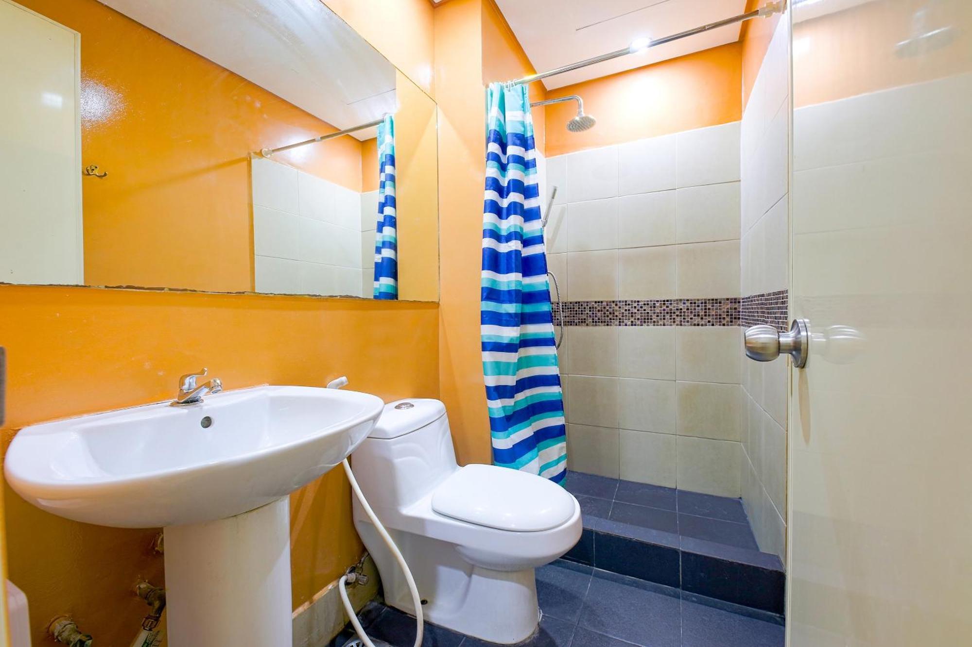 סן פדרו מקאטי Oyo 769 Poblacion Suites Polaris מראה חיצוני תמונה